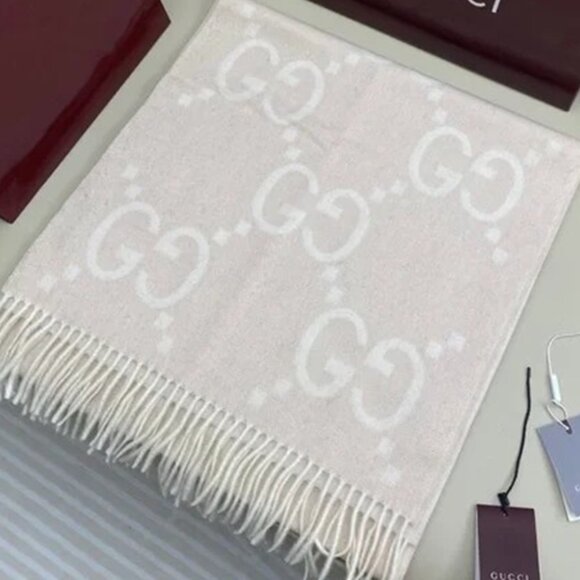 Gucci Women’s Cream Soft Scarf - Picture 2 of 5